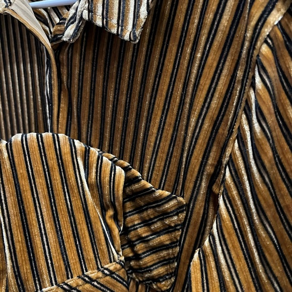 Velvet button down size L Gold with black pin stripes - Picture 2 of 4